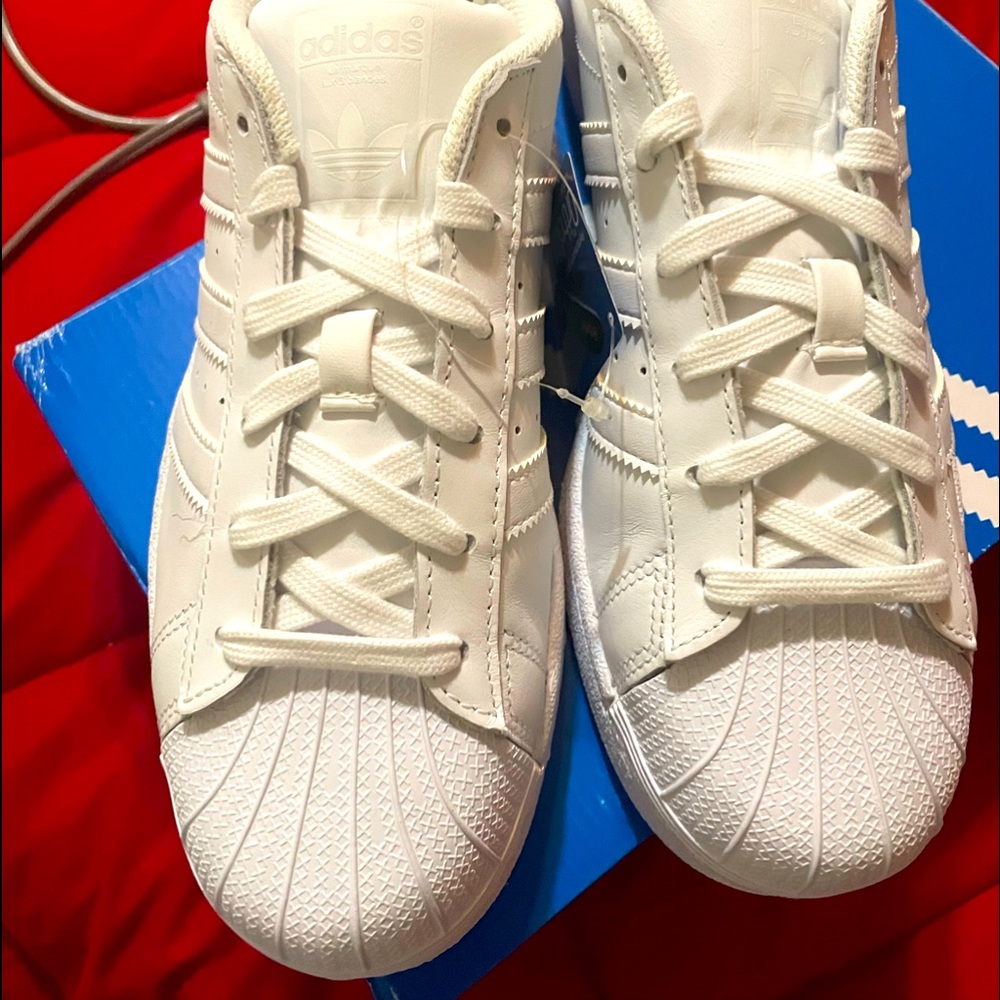 Women’s Adidas Superstar